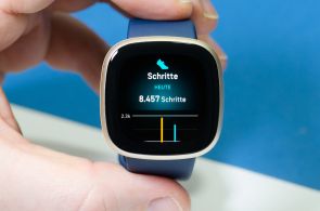 Fitbit Versa 3 - Tagesstatistik für Schritte 1/3