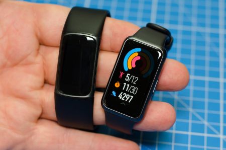 Fitbit Charge 5 vs. Huawei Band 7