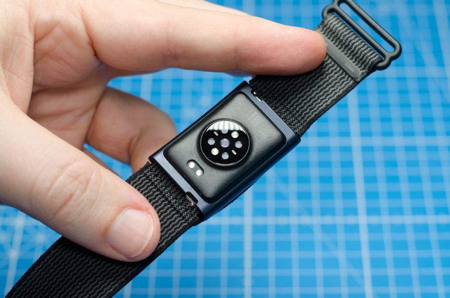 PPG-Sensor auf der Rückseite des Helio Strap