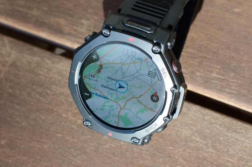 Display der T-Rex 3 Pro im Sonnenlicht