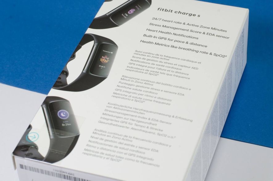 Fitbit Charge 5 – Verpackung (Rückseite)