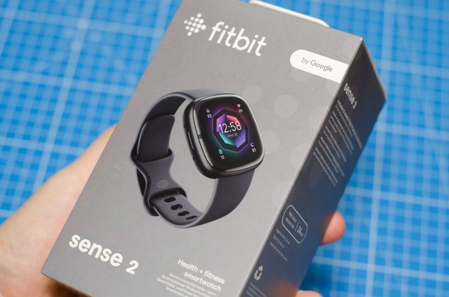 Verpackung der Fitbit Sense 2