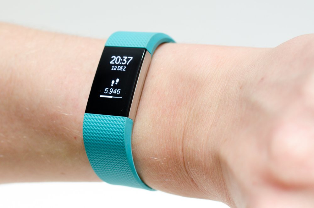 Fitbit Charge 2 - Fitnessarmband am Handgelenk