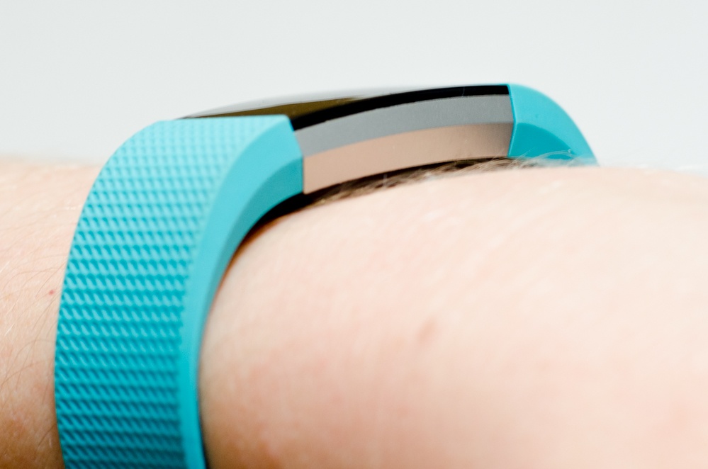 Fitbit Charge 2 - Fitnessarmband am Handgelenk